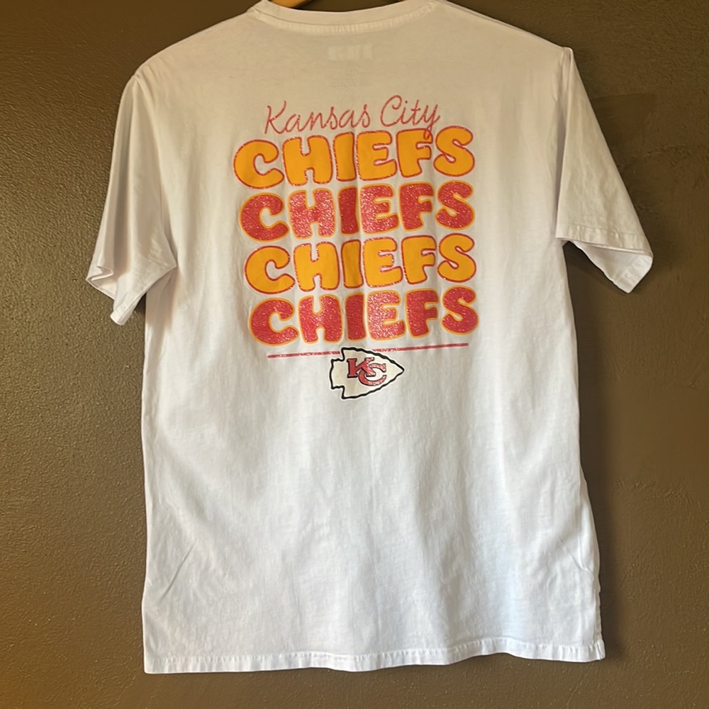 NFL Apparel KC CHIEFS White Short-sleeve Sparkles Graphic Shirt / Size Large